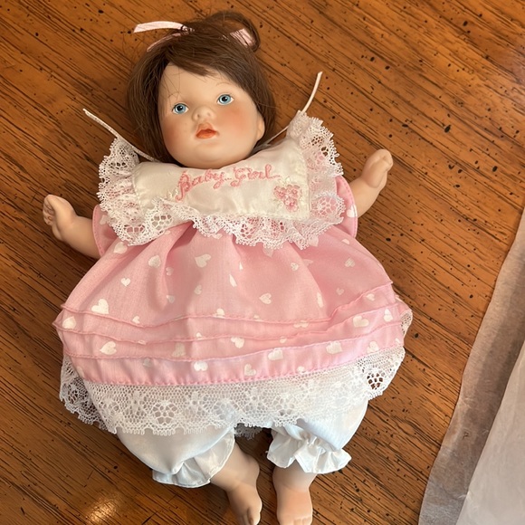 Paulines Limited addition Doll, Allie, porcelain 8” collector item - Plus 2 free - Picture 6 of 13